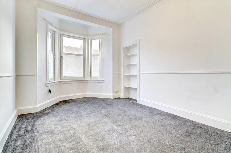 Property photo 2 of 11 Lounge