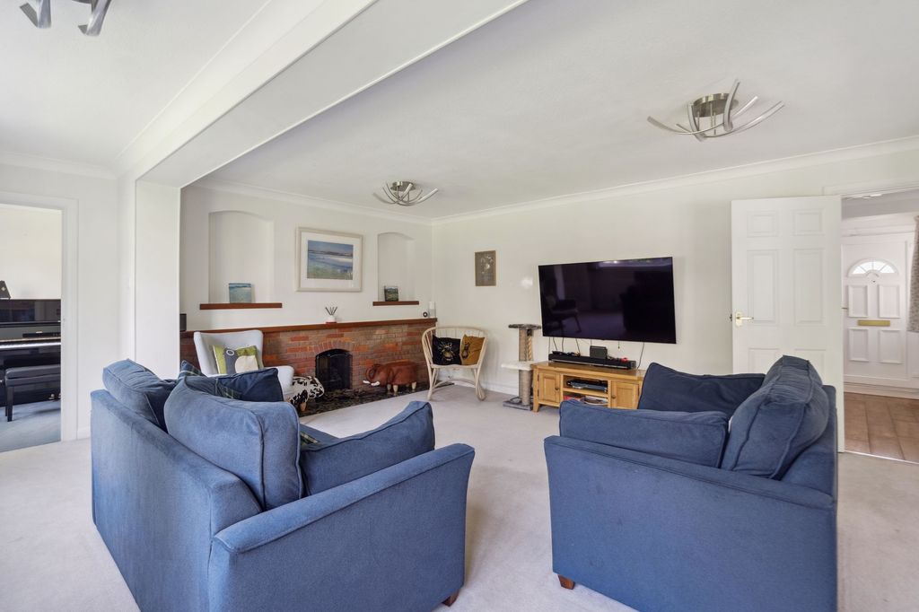 Property photo 2 of 19