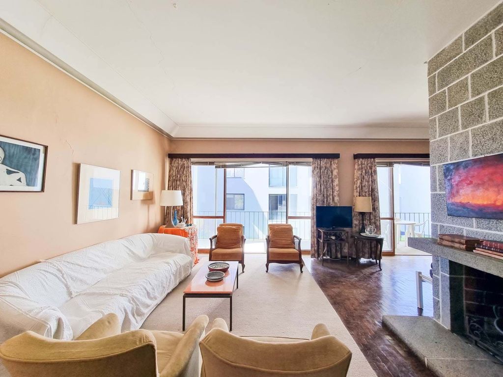 Property photo 2 of 52