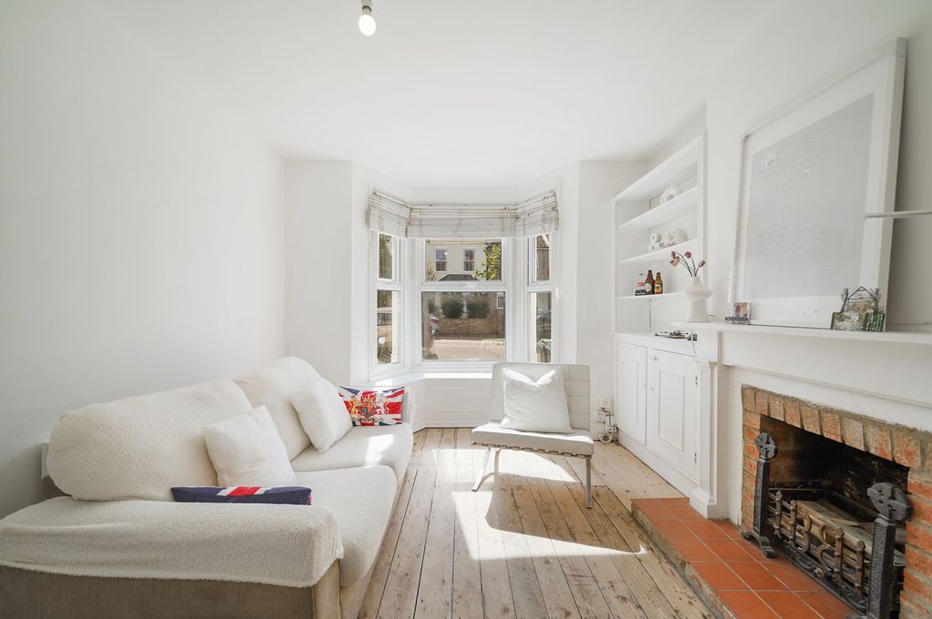 Property photo 2 of 16