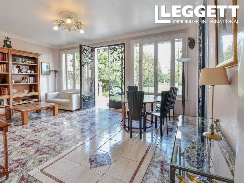 Property photo 2 of 10