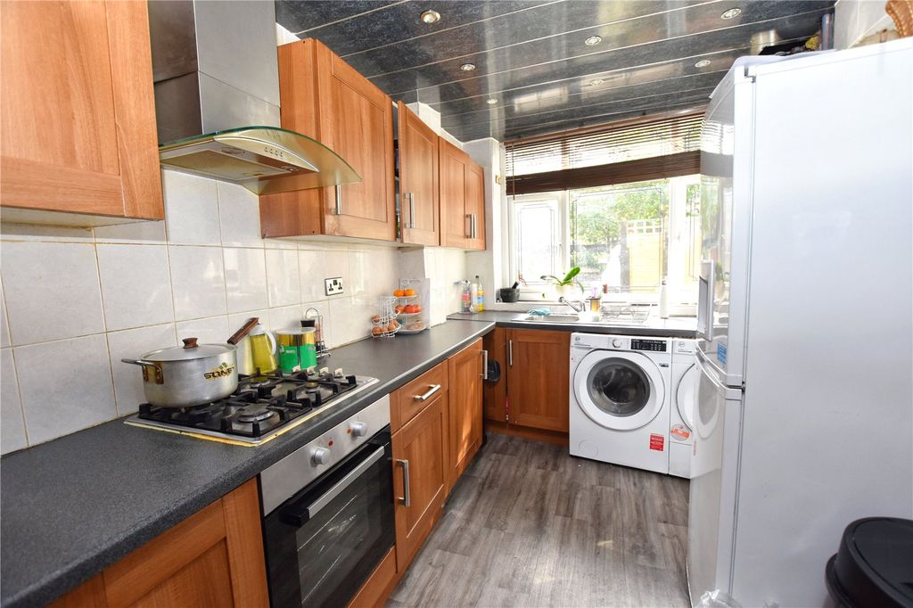 Property photo 2 of 12 Picture No. 65