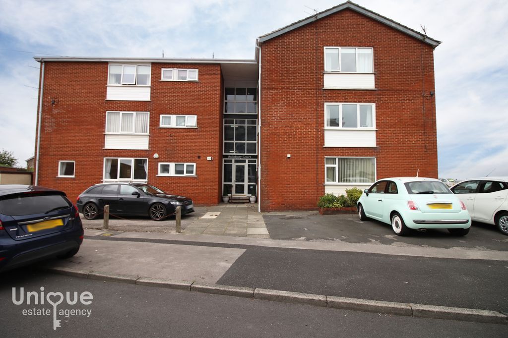 Property photo 1 of 20