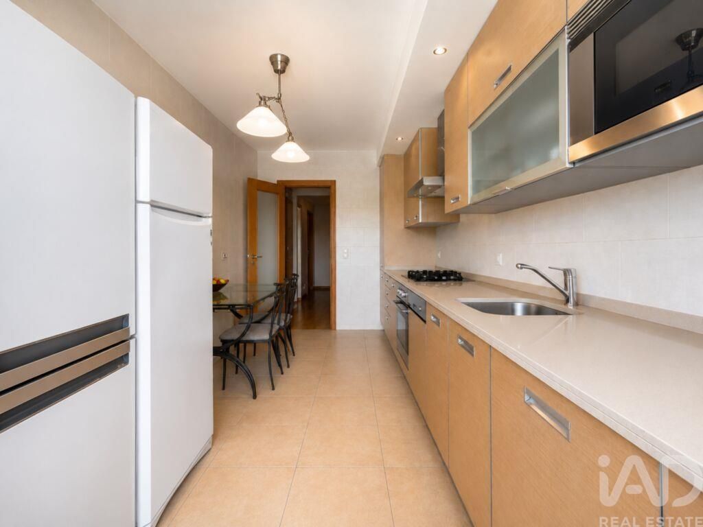Property photo 3 of 32