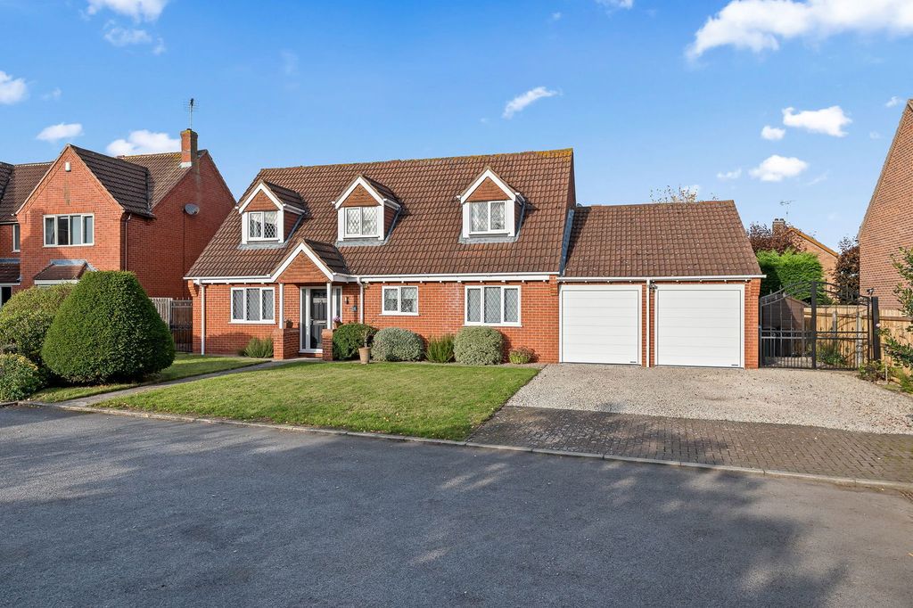 Property photo 1 of 44