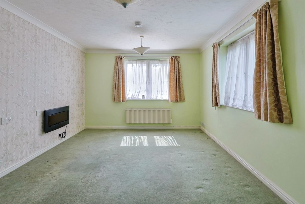 Property photo 3 of 18