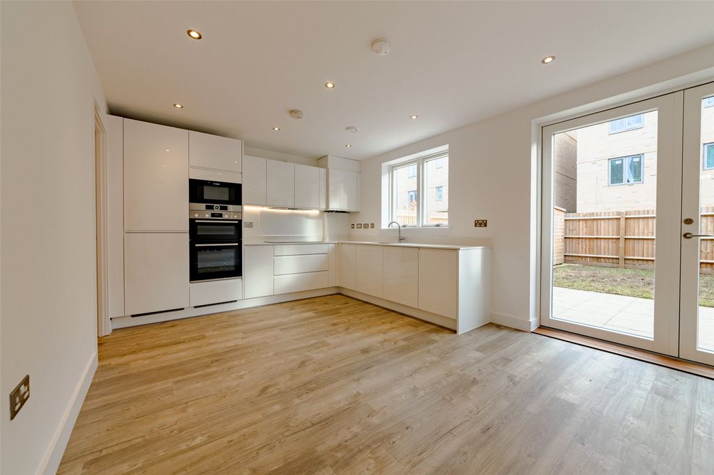 Property photo 2 of 15 Picture No. 06