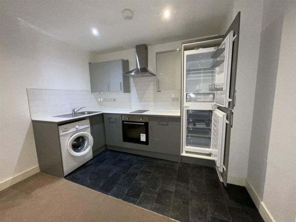 Property photo 3 of 6 Kitchen Angle