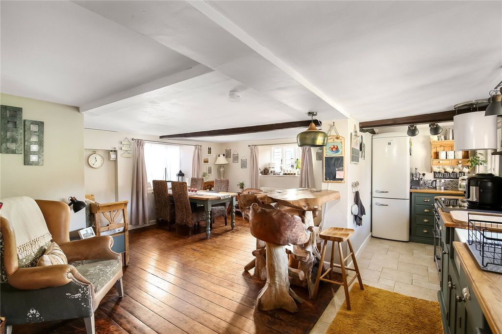 Property photo 2 of 17 Picture No. 12