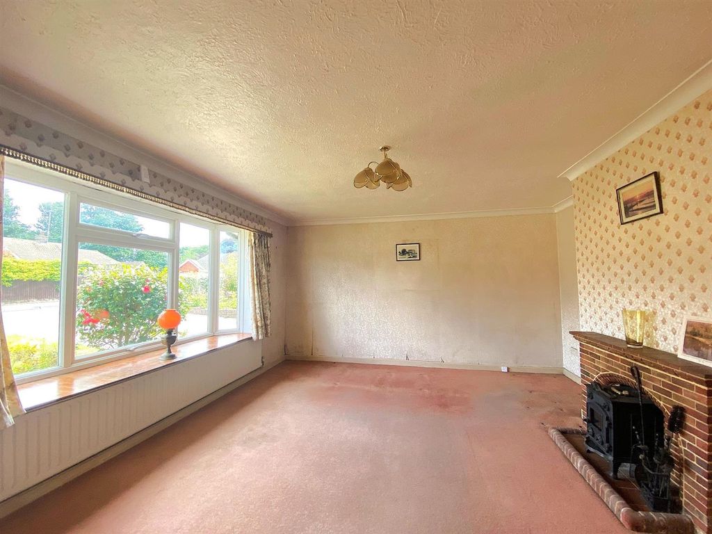 Property photo 2 of 17 9 The Barnhams - Lounge1.Jpg