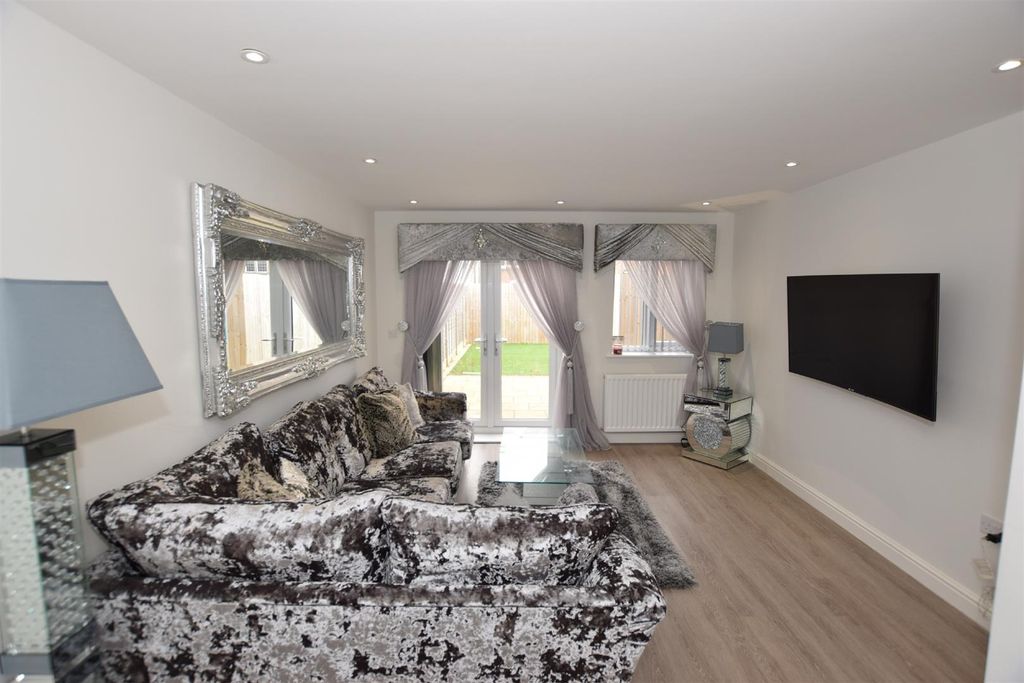 Property photo 2 of 30