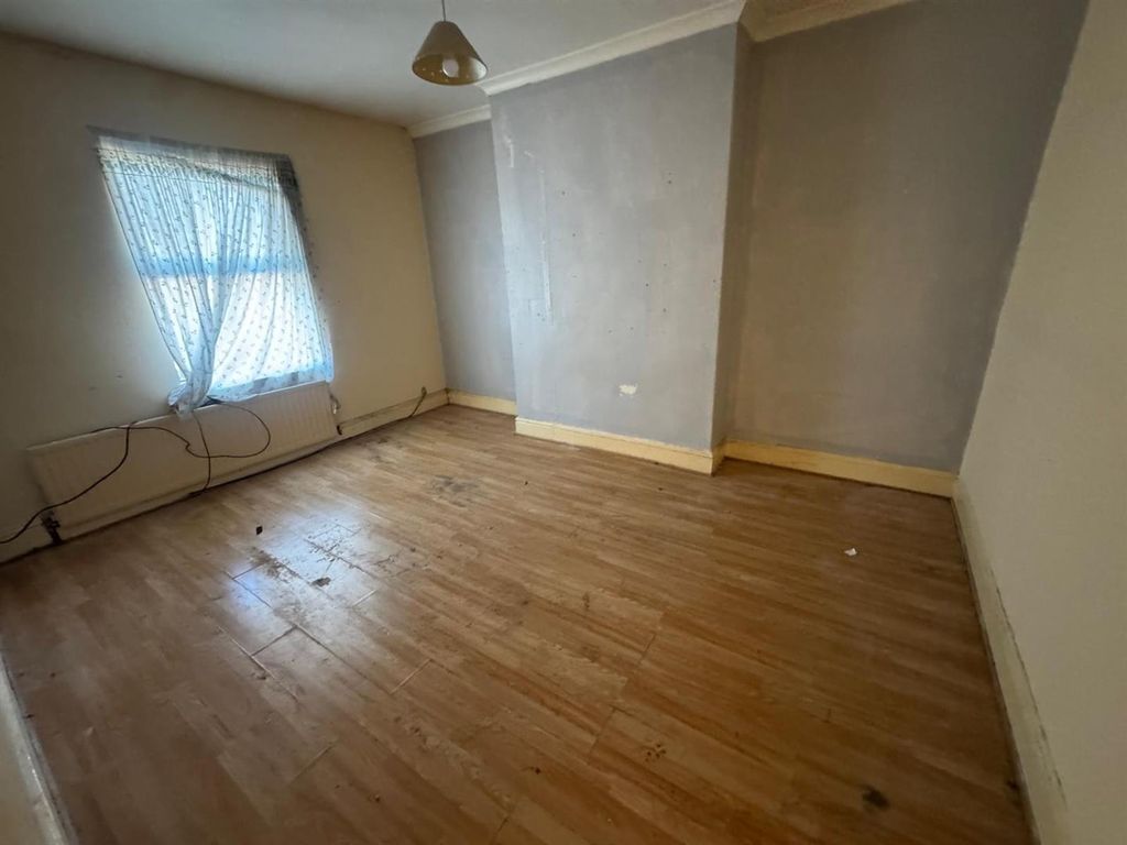 Property photo 3 of 7 Bedroom Angle 1.Jpg