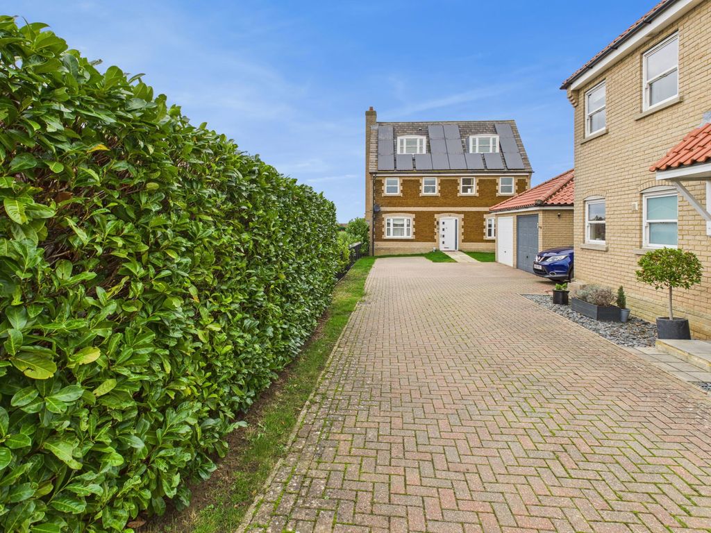 Property photo 1 of 23