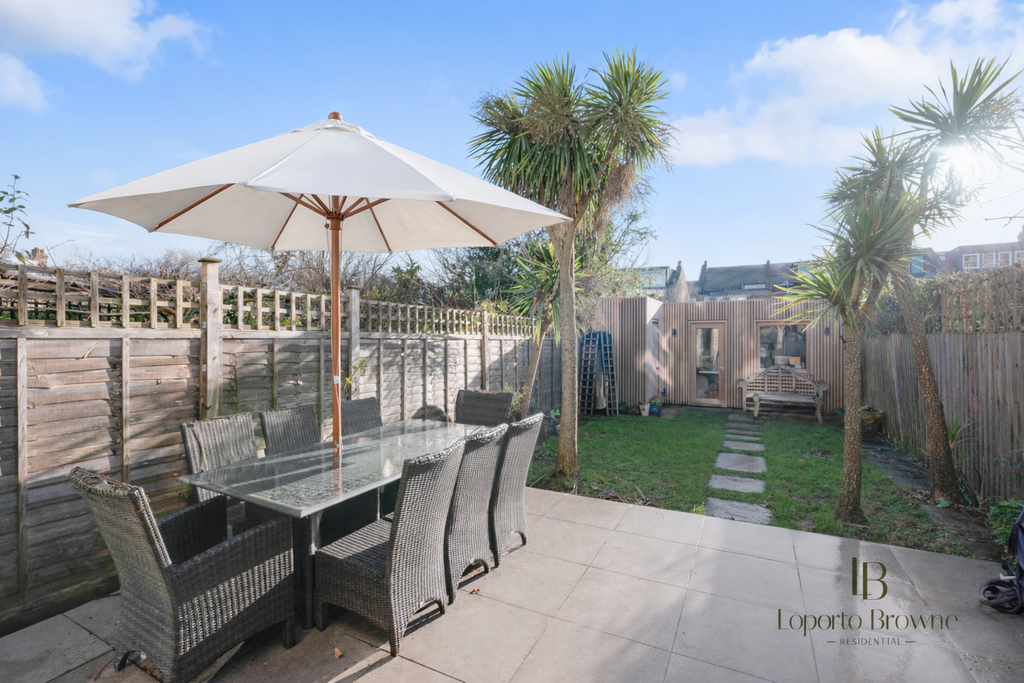 Property photo 2 of 28