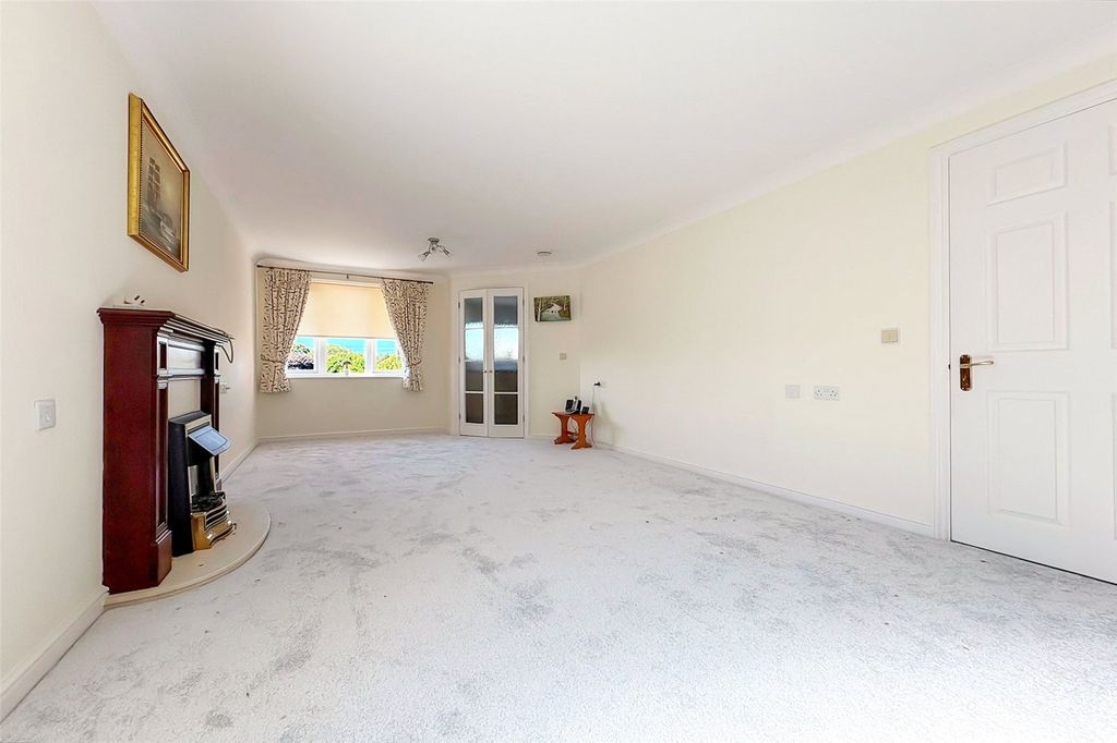 Property photo 2 of 11 Picture No. 15