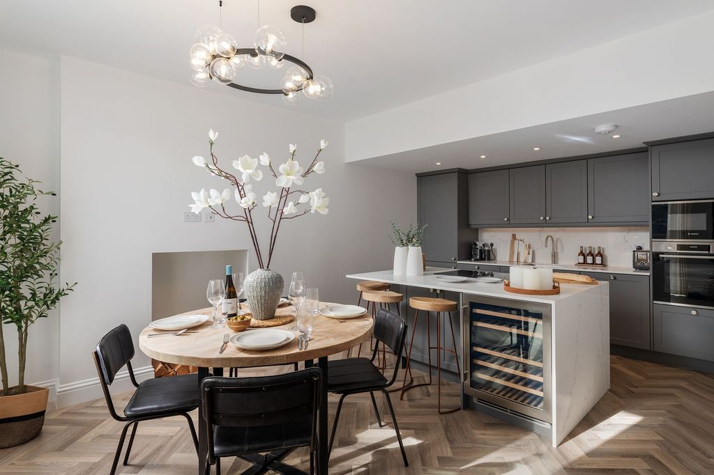 Property photo 2 of 21 Kitchen Dining Room_The Manse, Dittisham
