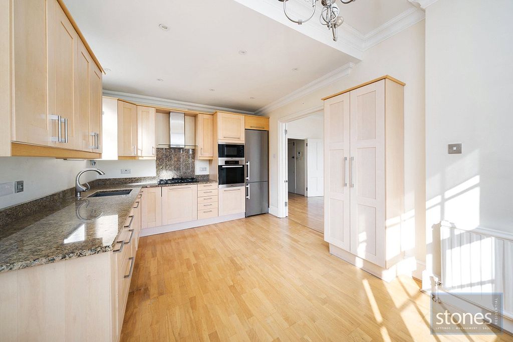 Property photo 2 of 12 Picture No. 14