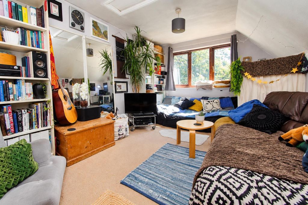 Property photo 3 of 14 Studio6