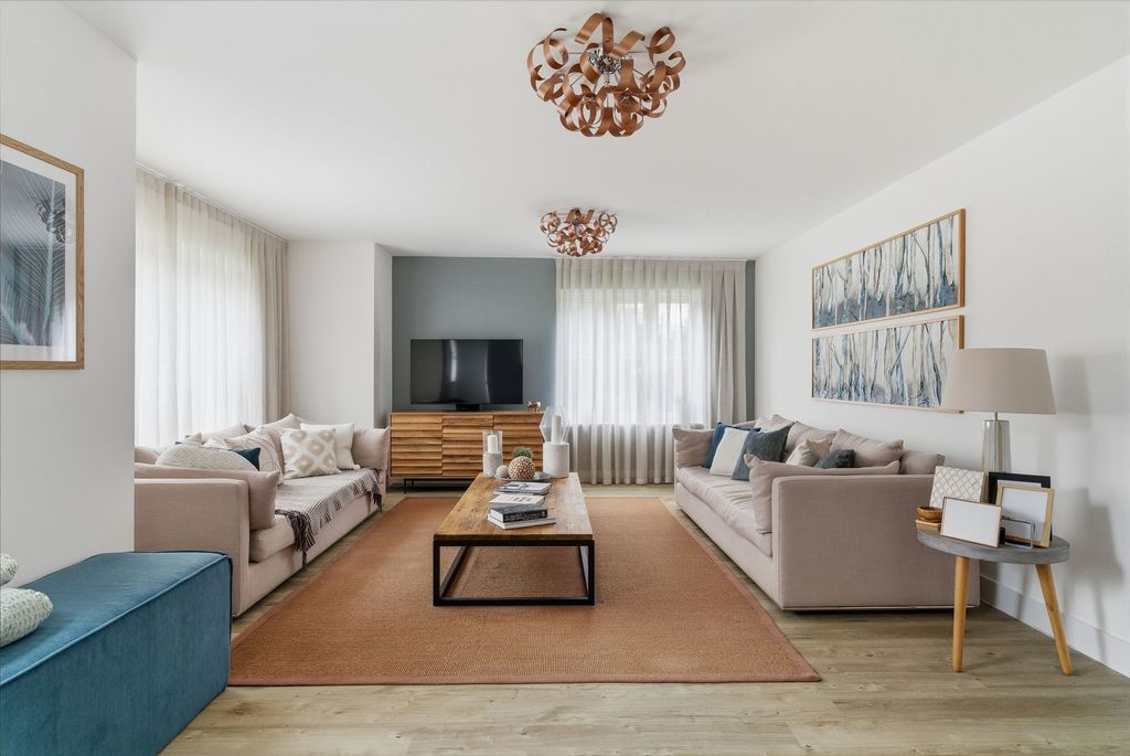 Property photo 3 of 25