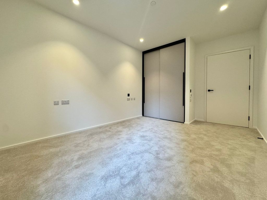 Property photo 3 of 7 Gallery