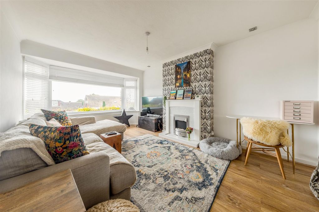 Property photo 2 of 22 65 Holmbush Way-6.Jpg