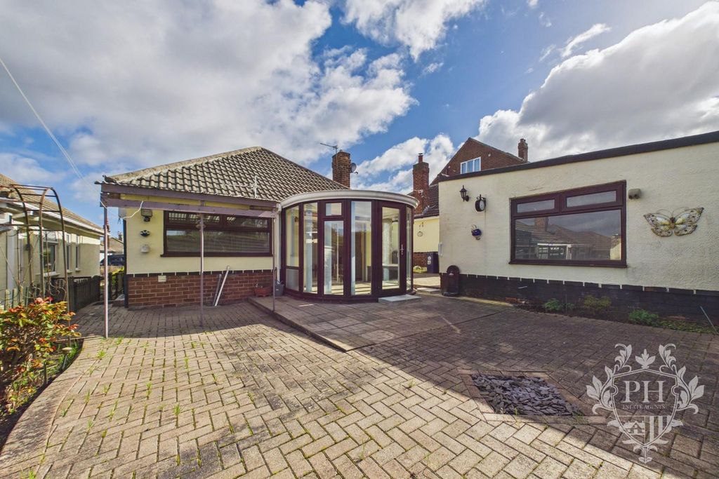 Property photo 2 of 12 9F09A4817E0445B49Aee8Fe9F36240E8_100_Cam02002G0-Pr