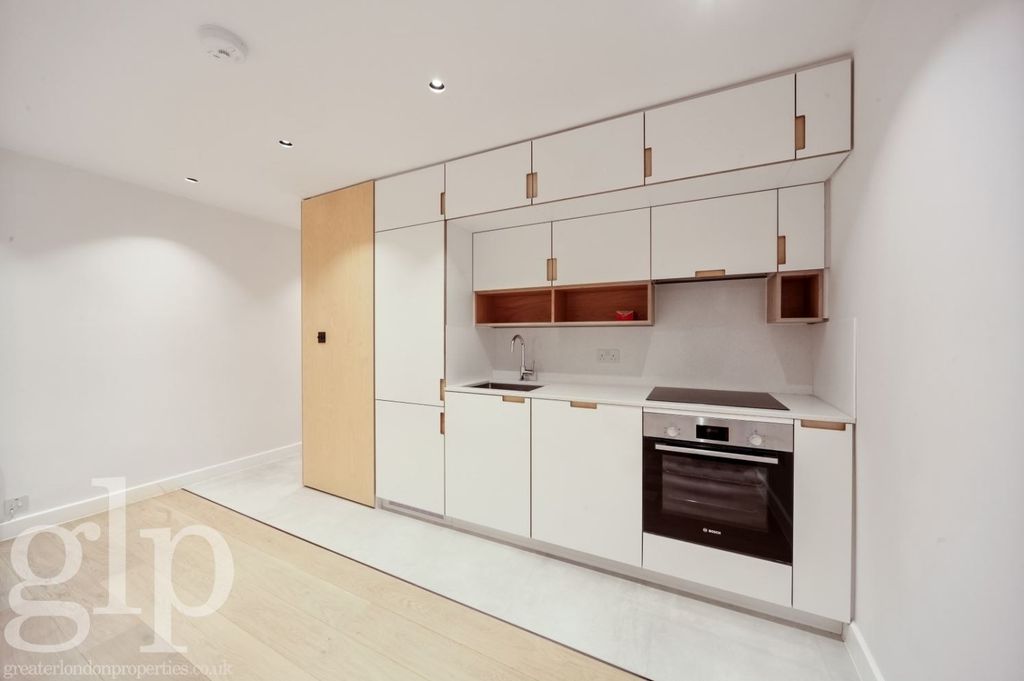 Property photo 3 of 10 4330233
