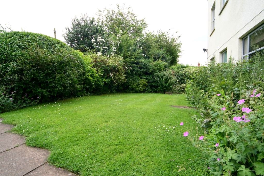 Property photo 3 of 9 Photo 12