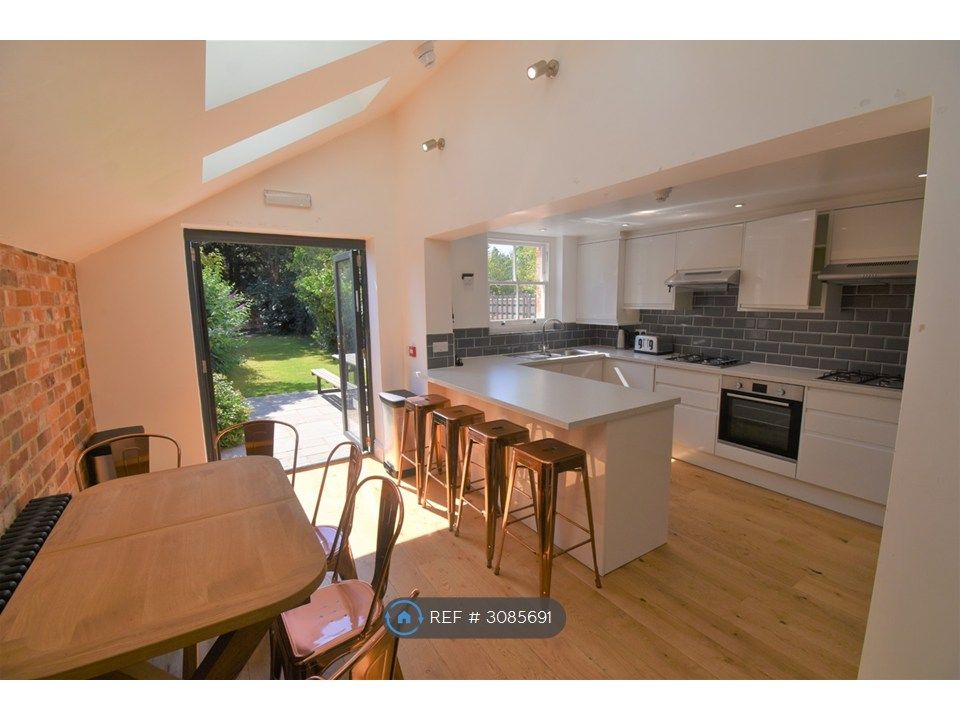Property photo 1 of 17 Kitchen / Diner