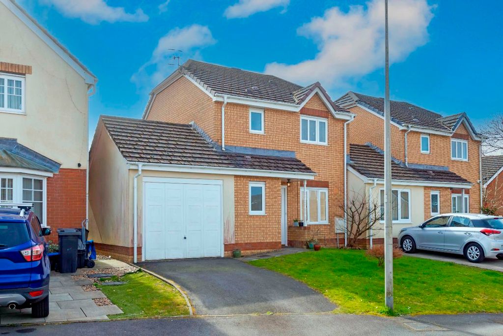 Property photo 1 of 34