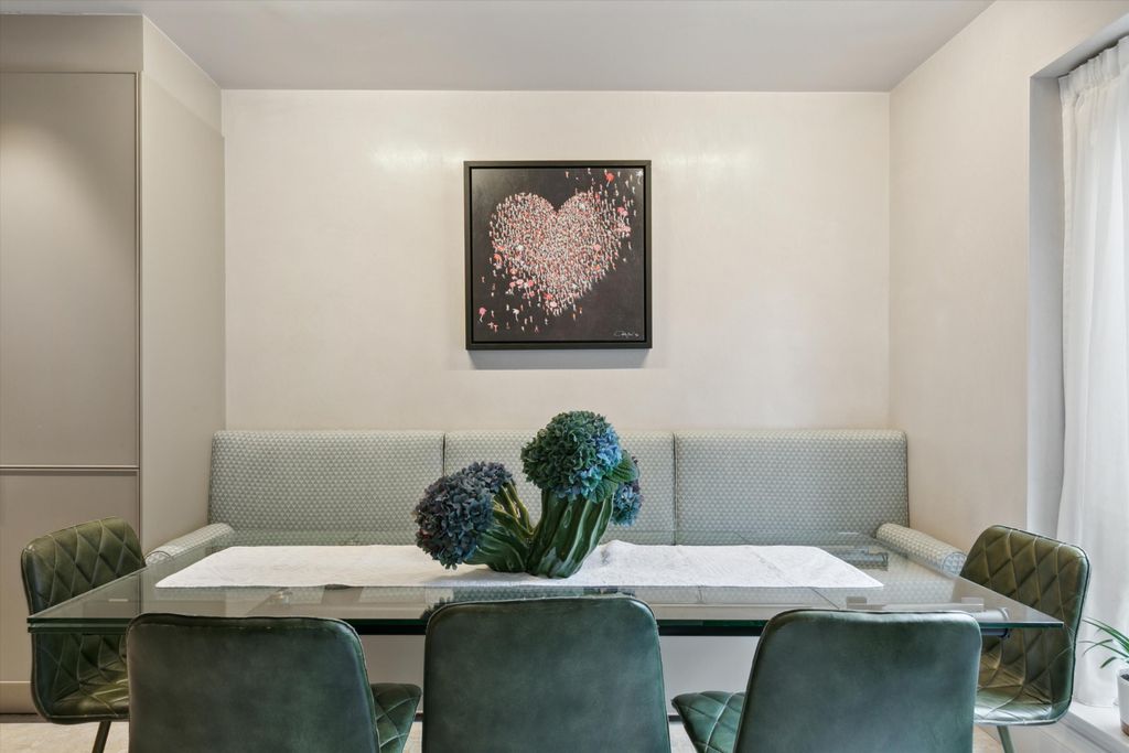 Property photo 3 of 24 Image