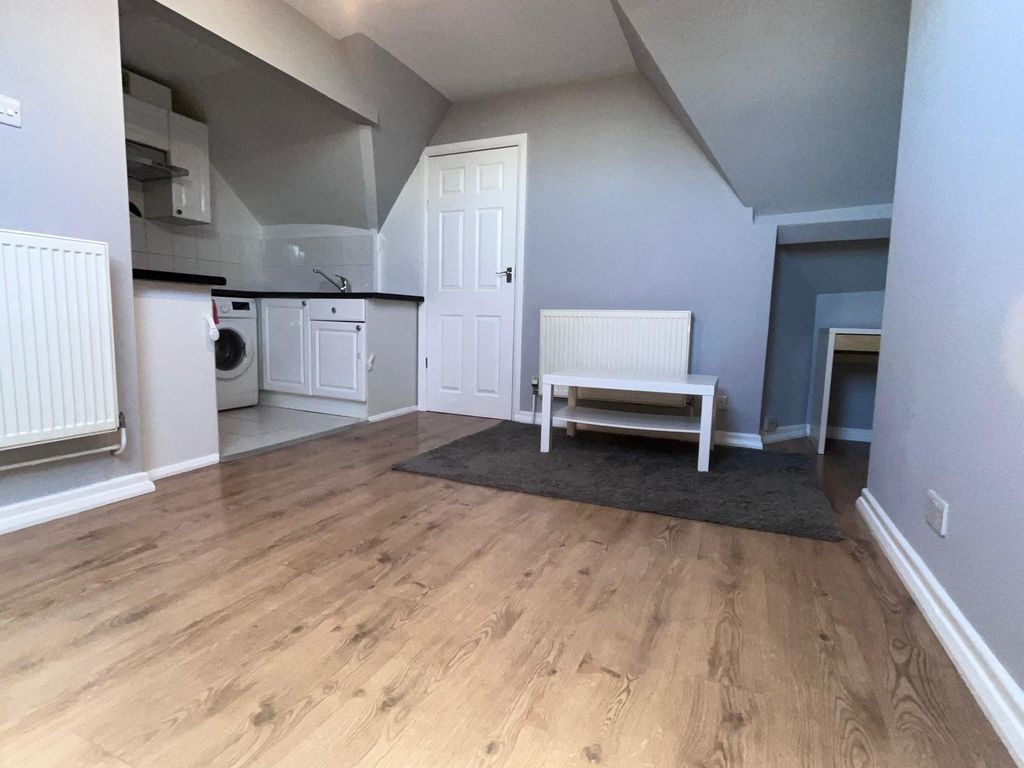 Property photo 1 of 4