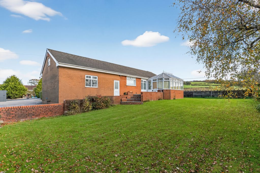 Property photo 1 of 31