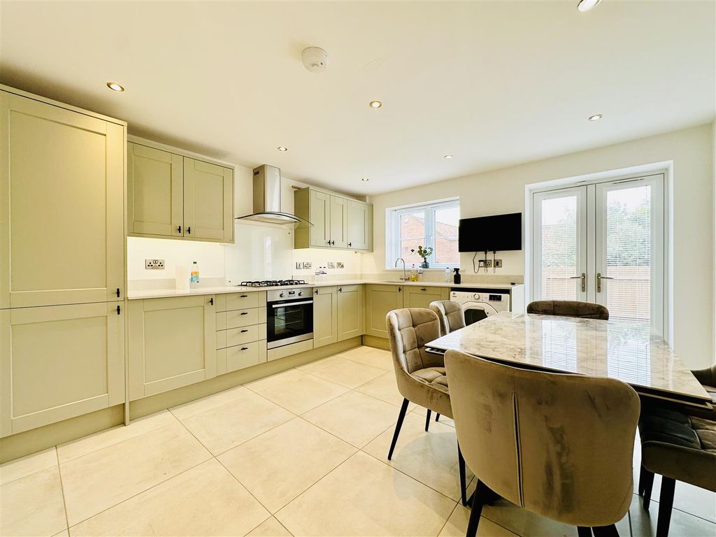 Property photo 2 of 29 Kitchen