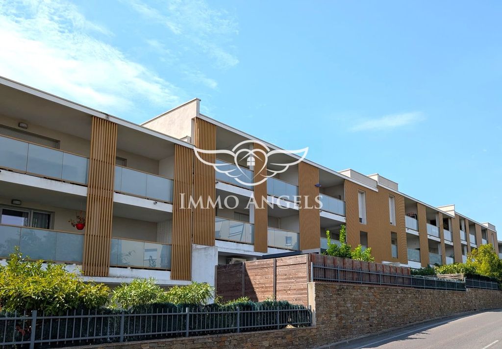 Property photo 1 of 9 Sète 3-Room Apartment Of 61 m² With 14 m² Terrace