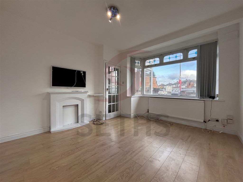 Property photo 2 of 23 Lounge