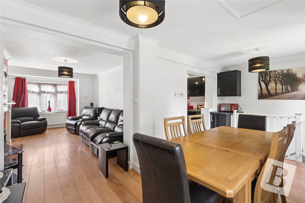 Property photo 1 of 17 Living/Dining Area