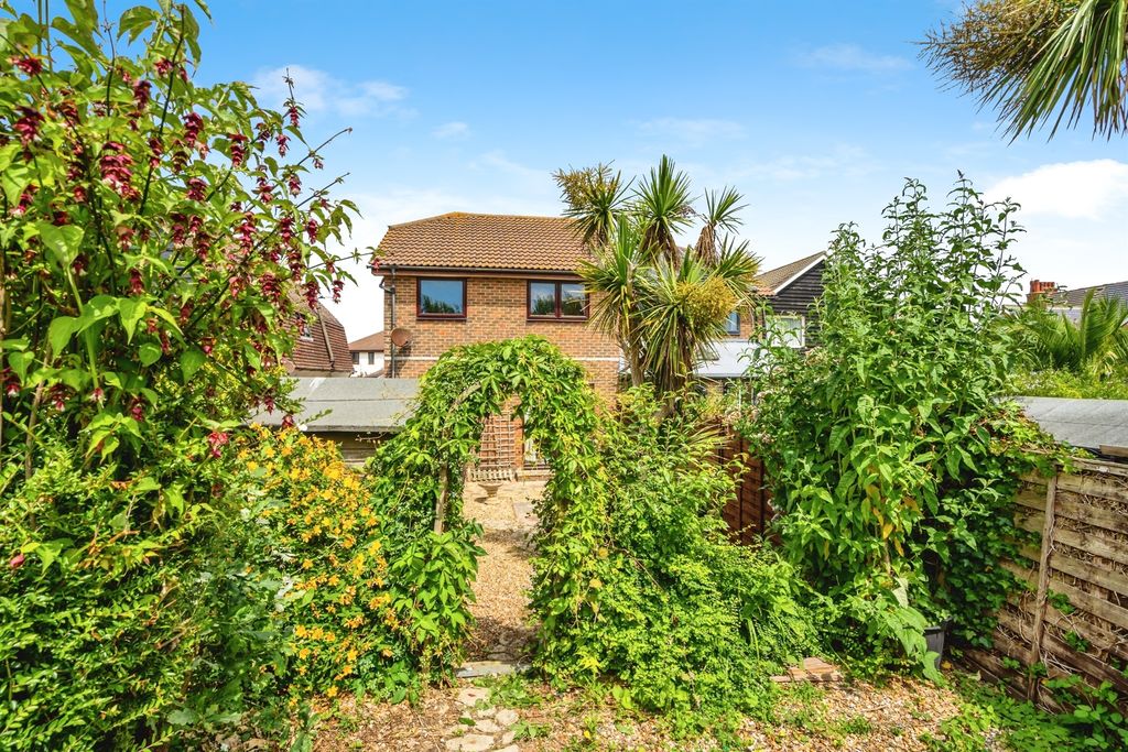 Property photo 3 of 17