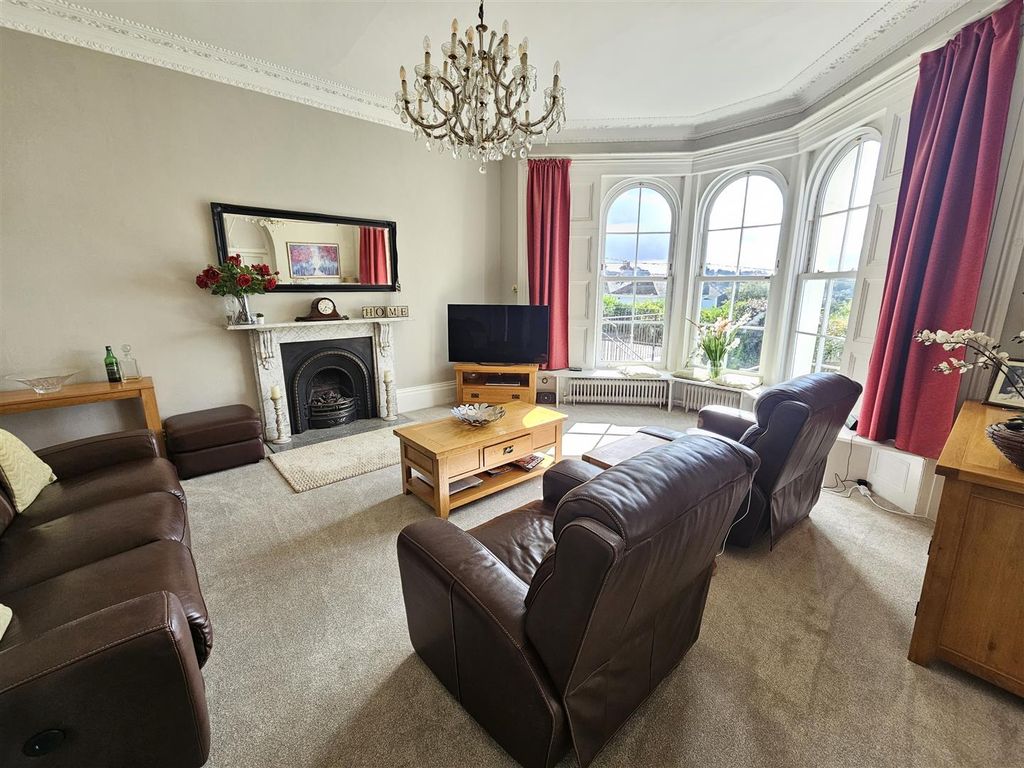 Property photo 3 of 22 Sitting Room.Jpg