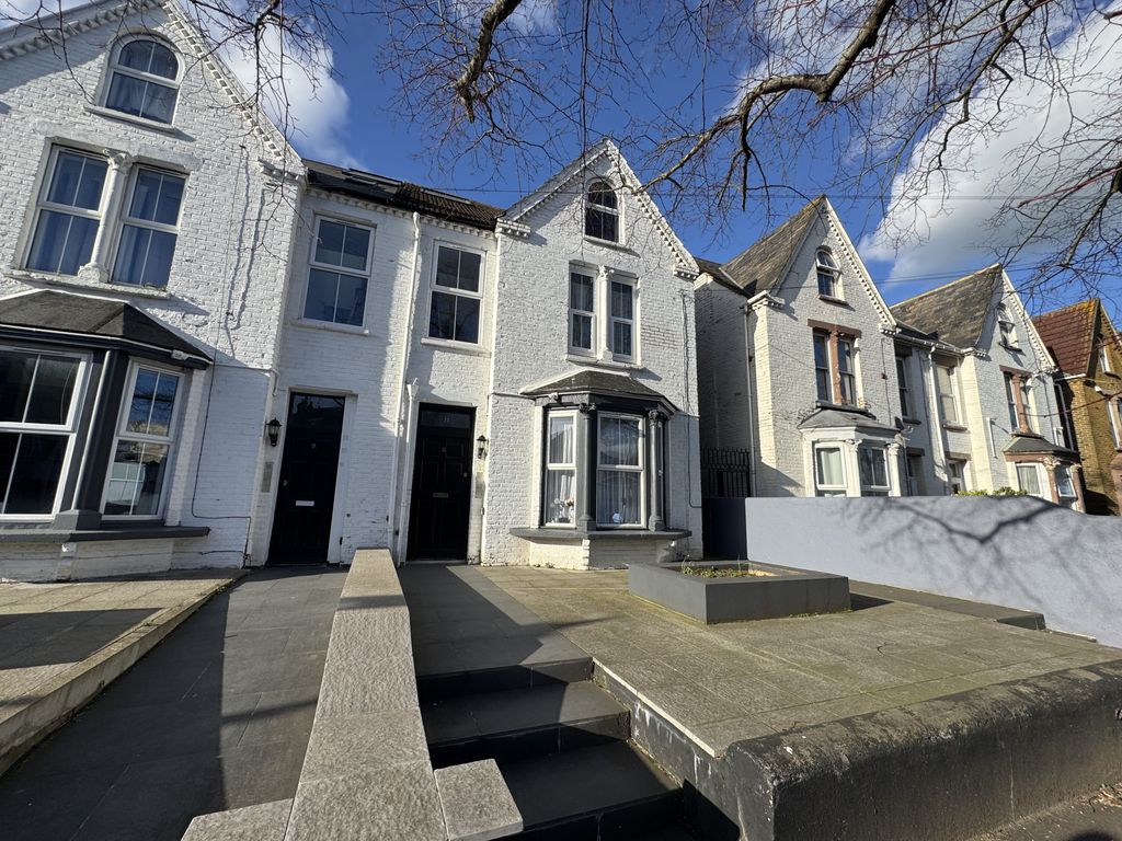 Property photo 1 of 4