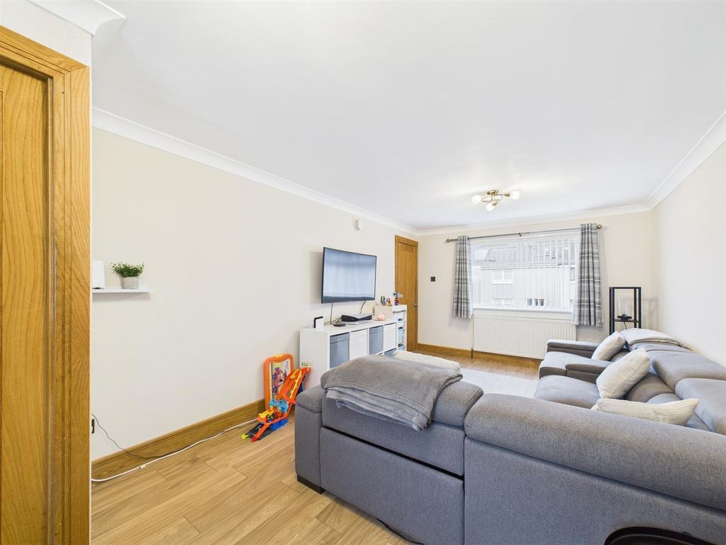 Property photo 3 of 21 Cam01486G0-Pr0962-Still004.Jpg