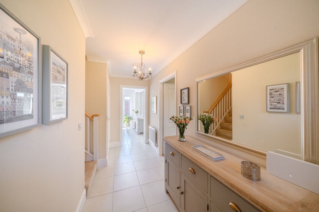 Property photo 2 of 38