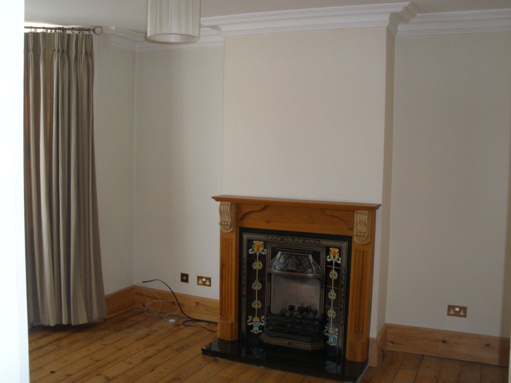 Property photo 3 of 21 Living Room