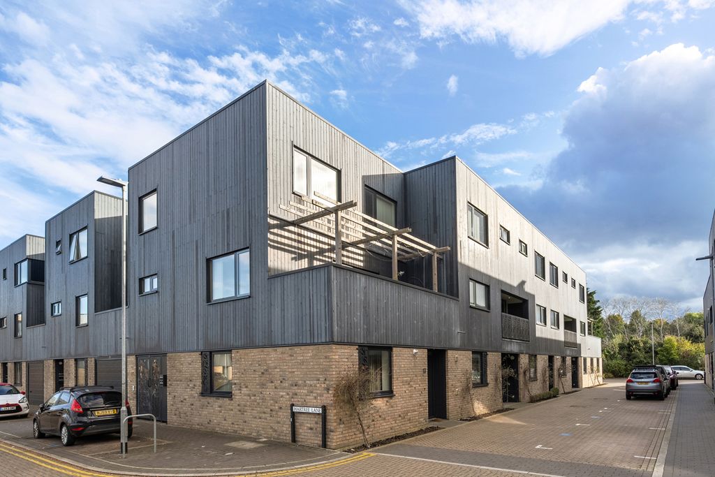 Property photo 1 of 23