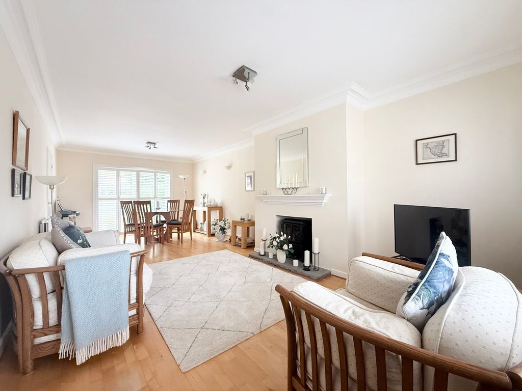 Property photo 3 of 23