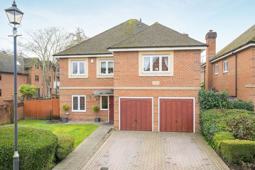 Property photo 1 of 16