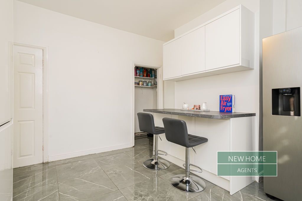 Property photo 3 of 19 Photo 6