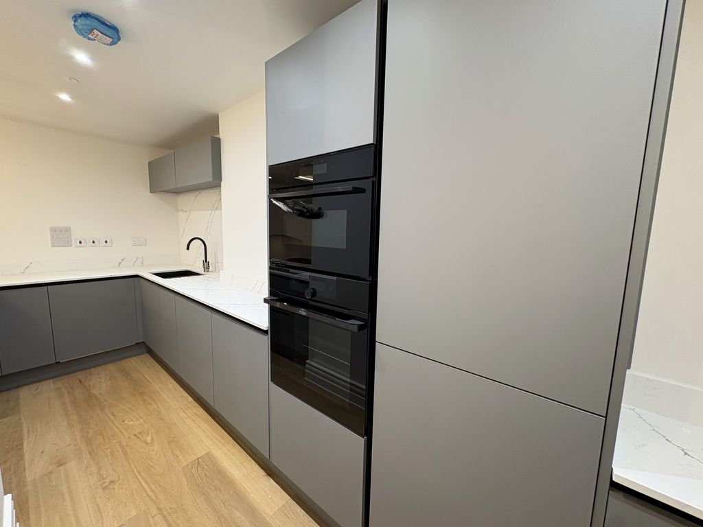 Property photo 2 of 9 Kitchen