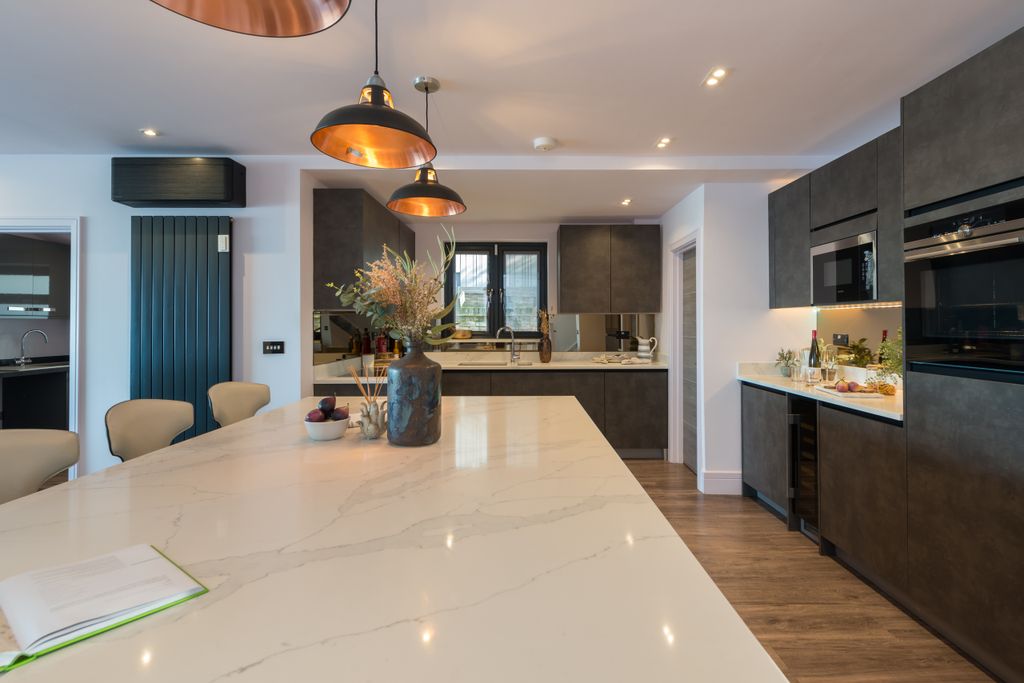 Property photo 3 of 32 Kitchen