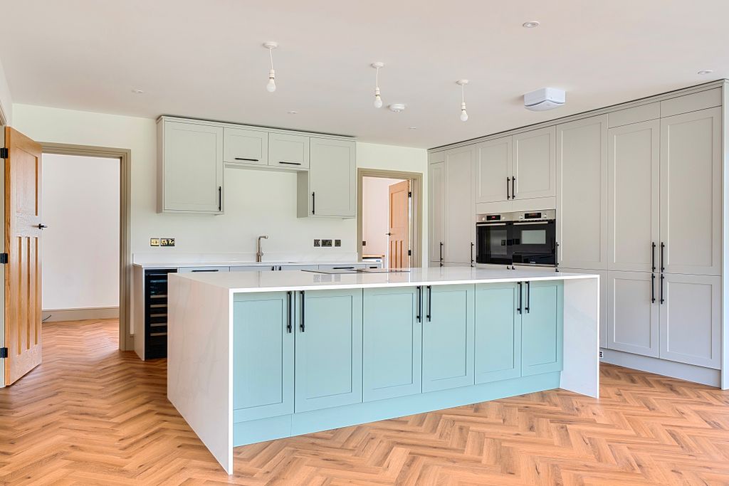 Property photo 3 of 19 1434644369Cbaa7148240